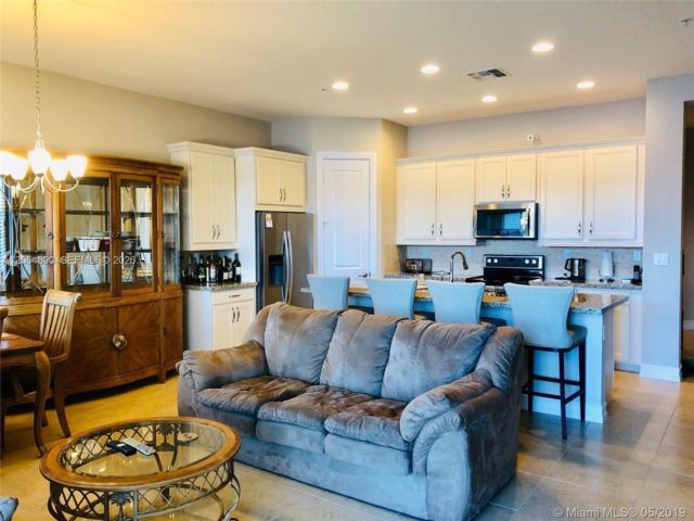  3 BR,  2.00 BTH &nbsp; style home in Pembroke Pines