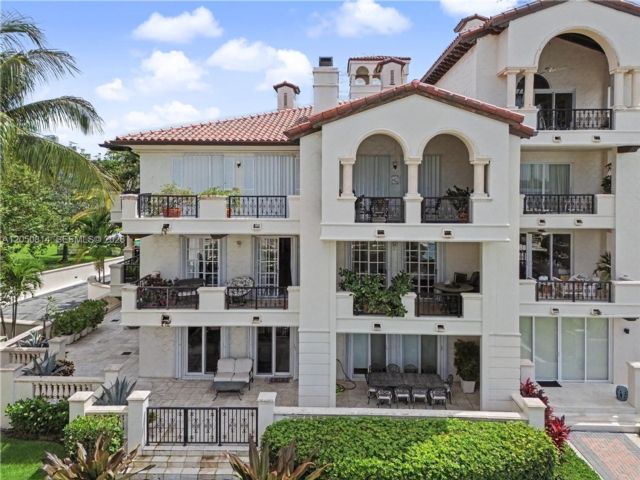  3 BR,  3.50 BTH &nbsp; style home in Miami Beach