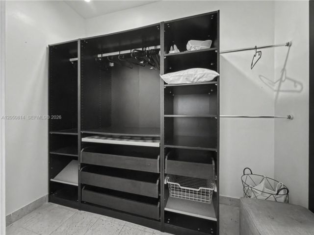 [PHOTO]