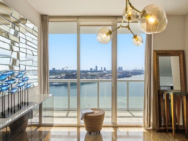  4 BR,  4.00 BTH &nbsp; style home in Miami