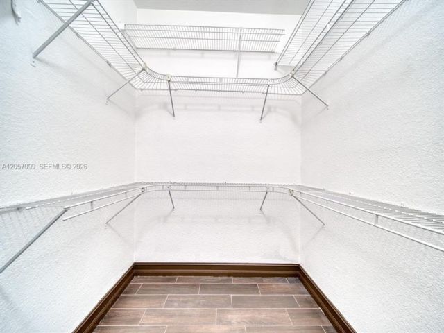 [PHOTO]