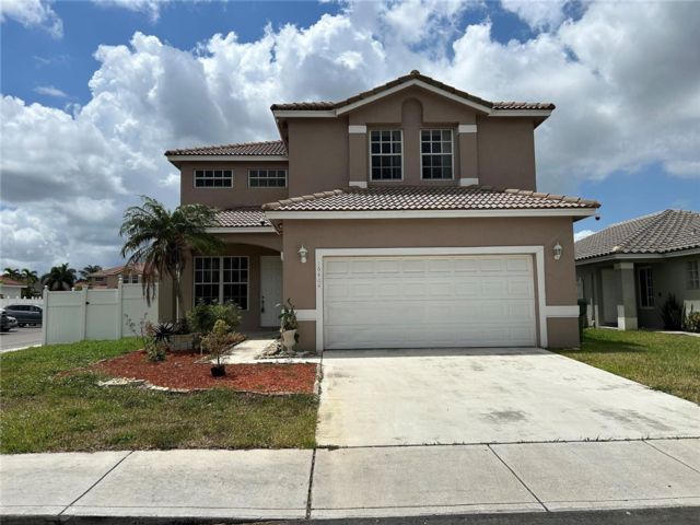  4 BR,  3.00 BTH &nbsp; style home in Pembroke Pines