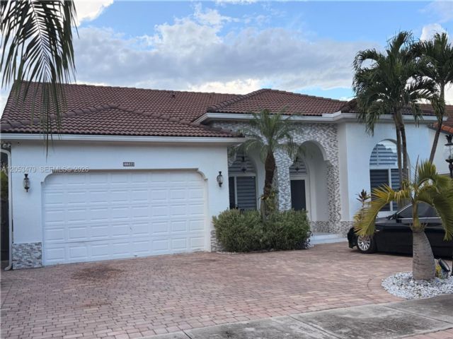  4 BR,  4.50 BTH &nbsp; style home in Miami