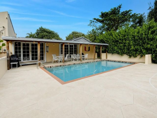  5 BR,  3.00 BTH &nbsp; style home in Miami