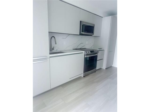 [PHOTO]