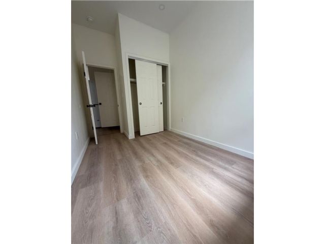  3 BR,  2.00 BTH &nbsp;Multi-family style home in Park Slope