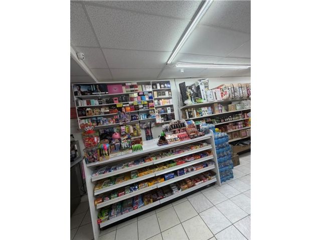 [PHOTO]