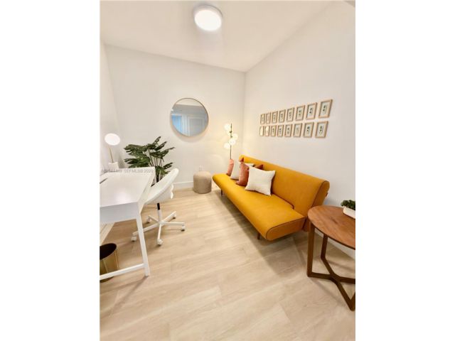 [PHOTO]