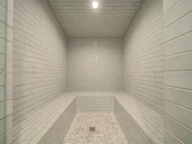 [PHOTO]