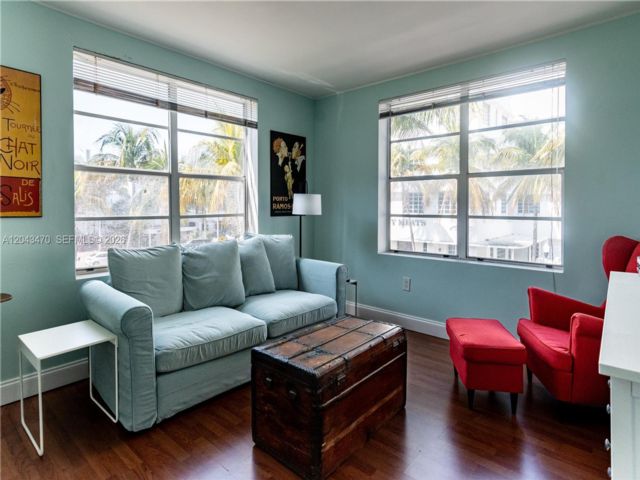  1 BR,  1.00 BTH &nbsp; style home in Carl Fisher