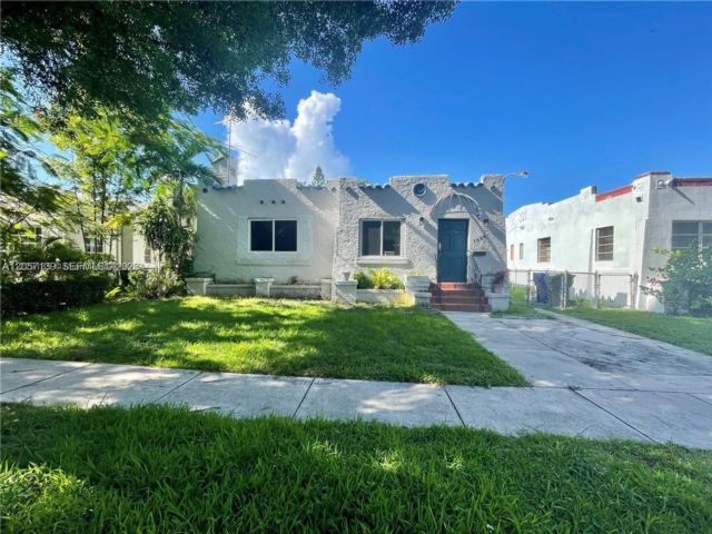 2 BR,  2.00 BTH &nbsp; style home in Miami