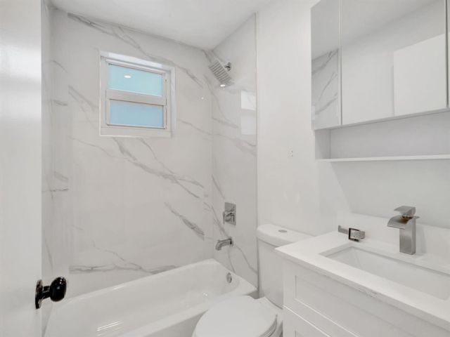  2 BR,  1.00 BTH &nbsp; style home in Miami