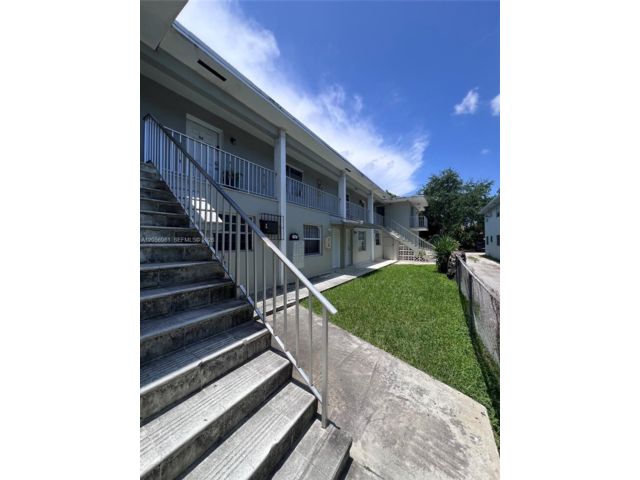  2 BR,  1.00 BTH &nbsp; style home in El Portal