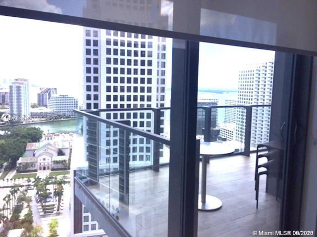  2 BR,  2.50 BTH &nbsp;Apartment style home in Miami