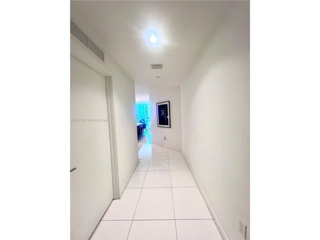 [PHOTO]
