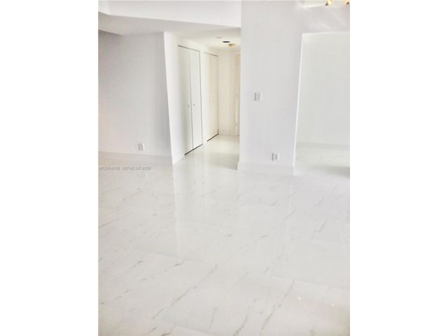 [PHOTO]