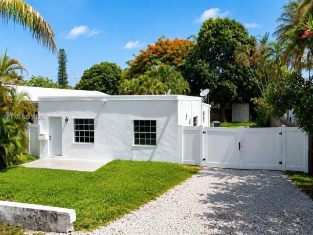 [Hollywood Real Estate, listing number 3345900]