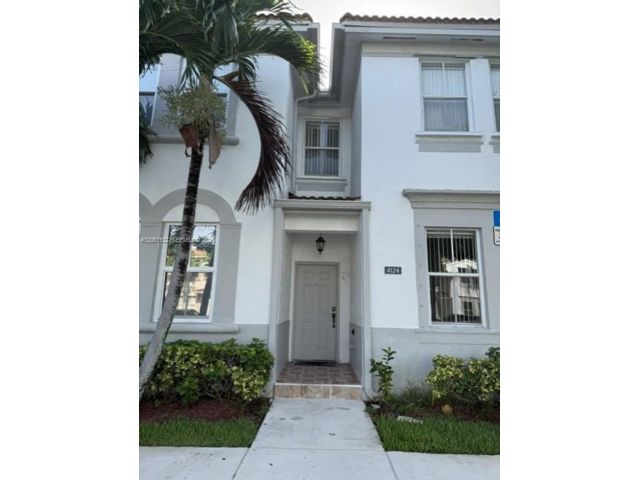  3 BR,  2.50 BTH &nbsp; style home in Miramar