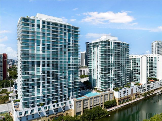  3 BR,  3.00 BTH &nbsp; style home in Sunny Isles Beach