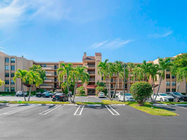  2 BR,  2.00 BTH &nbsp;Condo style home in Delray Beach