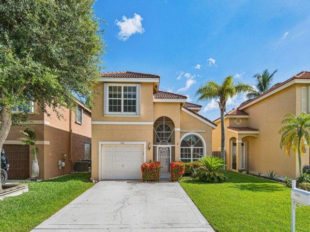  3 BR,  2.50 BTH &nbsp;2 story style home in Lake Worth