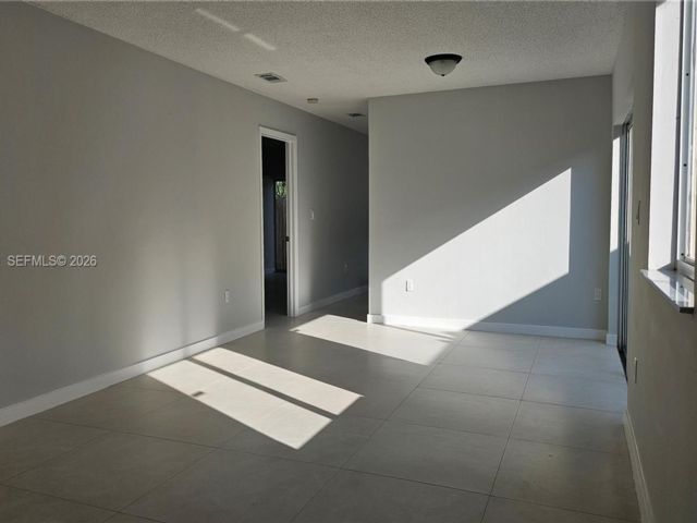 [PHOTO]
