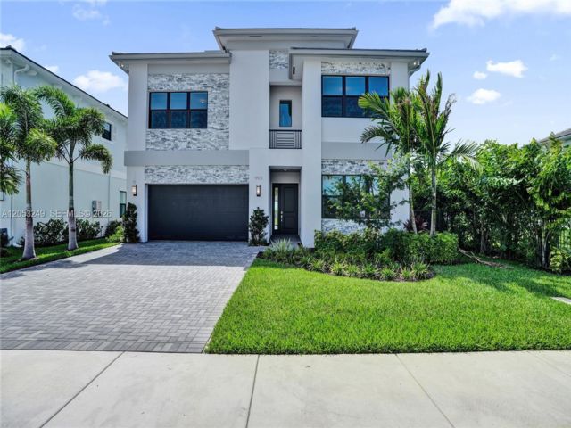 4 BR,  5.50 BTH &nbsp; style home in Palm Beach Gardens