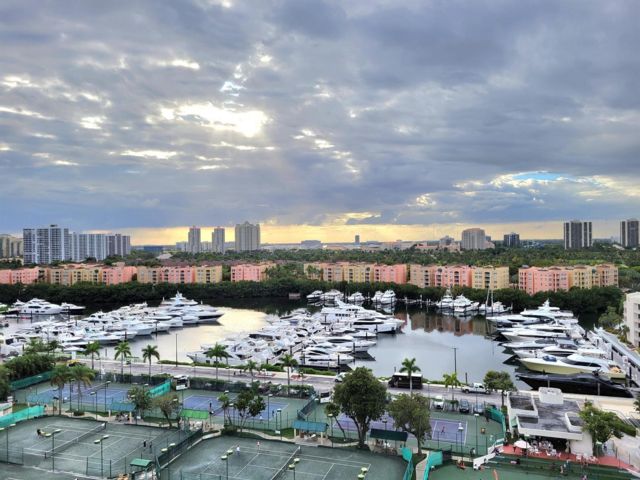  2 BR,  2.00 BTH &nbsp; style home in Aventura