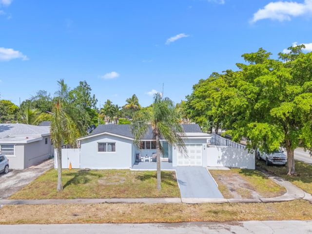 3 BR,  1.00 BTH &nbsp; style home in Hollywood