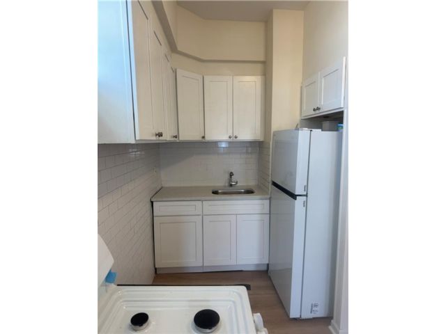  3 BR,  1.00 BTH &nbsp;Multi-family style home in Marine Park