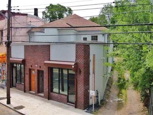 Studio,  0.00 BTH &nbsp;Mixed use style home in Mariners Harbor