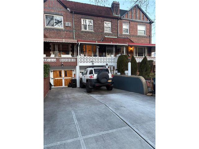  3 BR,  1.00 BTH &nbsp;Single family style home in East Flatbush
