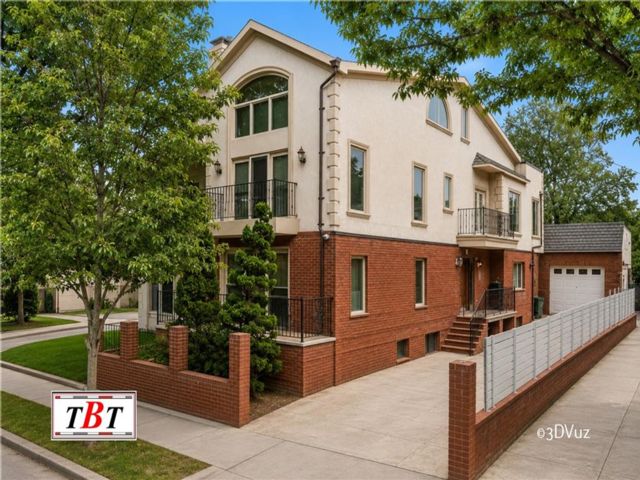  5 BR,  5.00 BTH &nbsp;Single family style home in Midwood