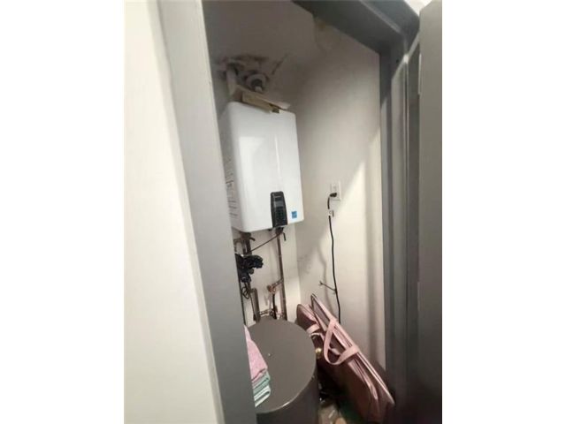 [PHOTO]