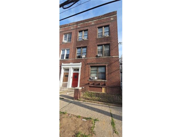 11 BR,  0.00 BTH &nbsp;Multi-family style home in Sheepshead Bay