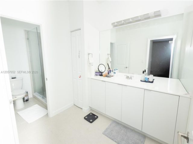 [PHOTO]