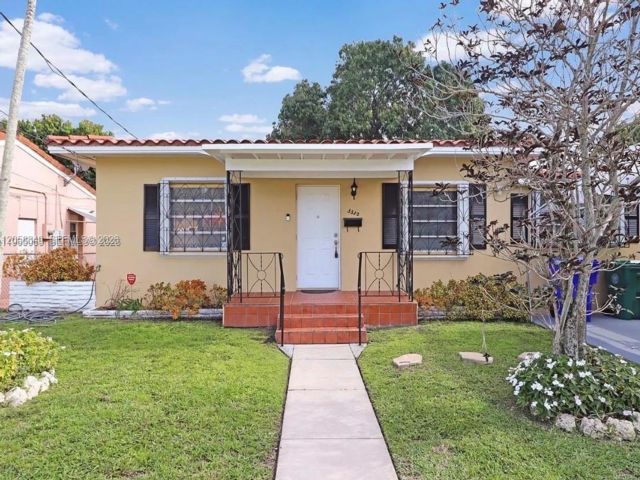 [PHOTO]