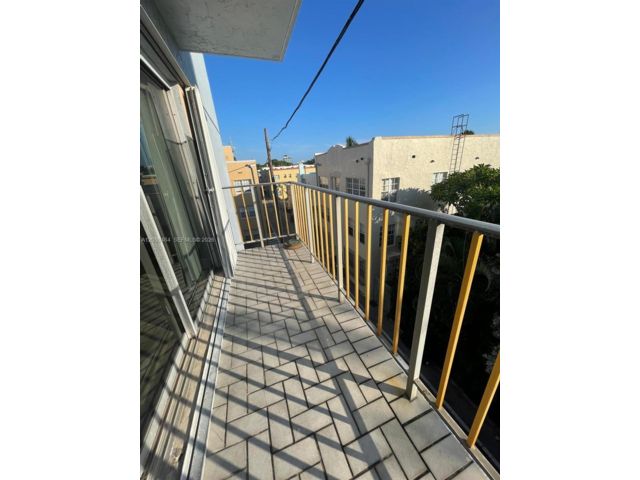 [PHOTO]