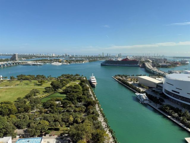  1 BR,  2.00 BTH &nbsp; style home in Miami