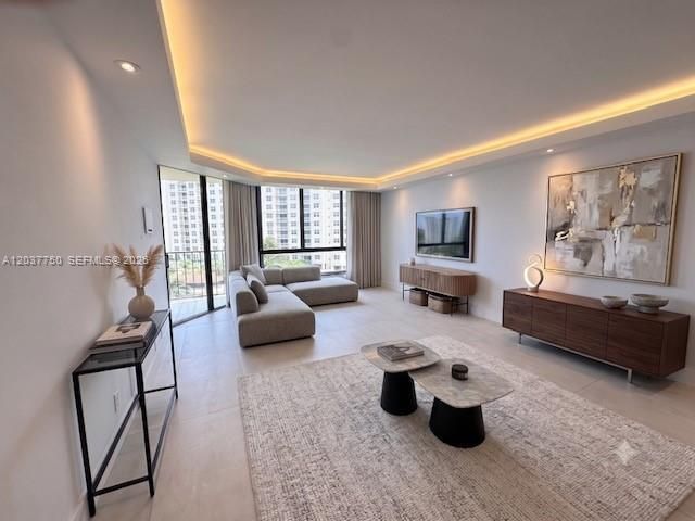 2 BR,  2.00 BTH &nbsp; style home in Miami