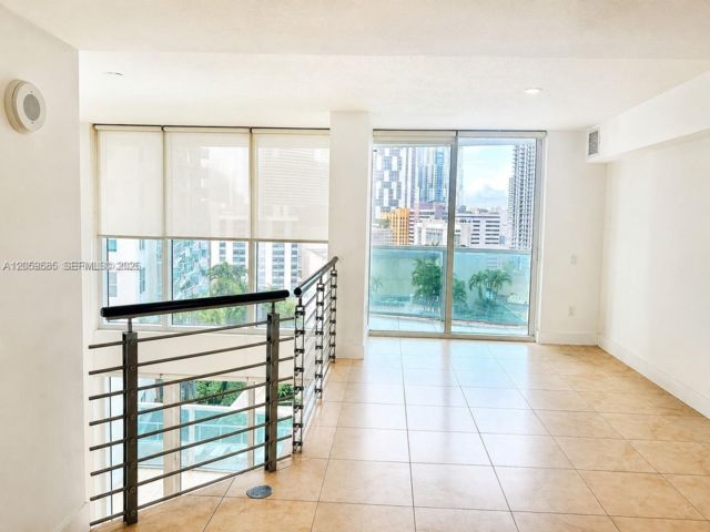  2 BR,  2.00 BTH &nbsp; style home in Miami