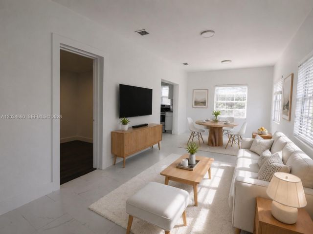  3 BR,  2.00 BTH &nbsp; style home in Miami