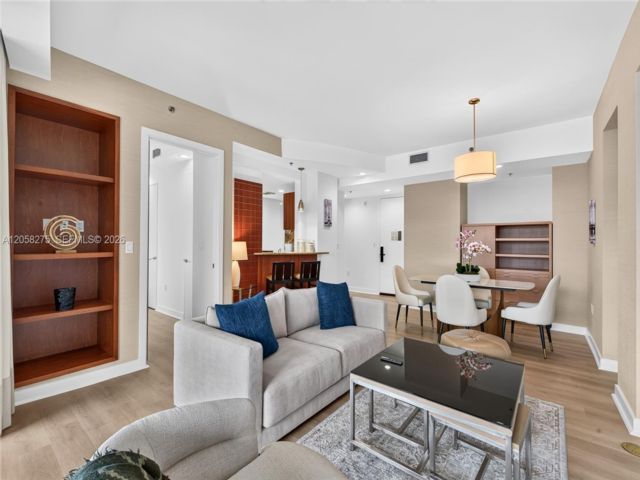  2 BR,  2.00 BTH &nbsp; style home in Miami