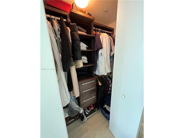 [PHOTO]