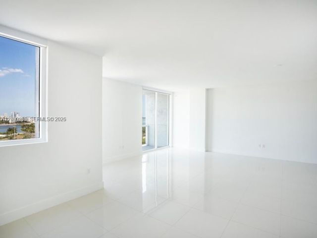  2 BR,  2.50 BTH &nbsp; style home in Miami