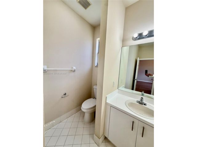 [PHOTO]