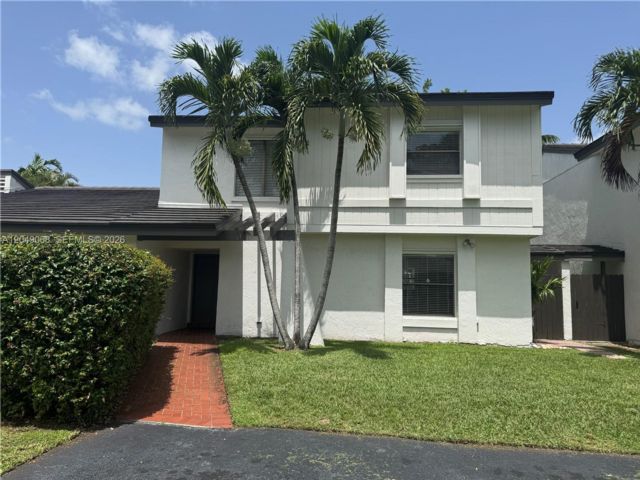  3 BR,  2.50 BTH &nbsp;Townhouse style home in Miami