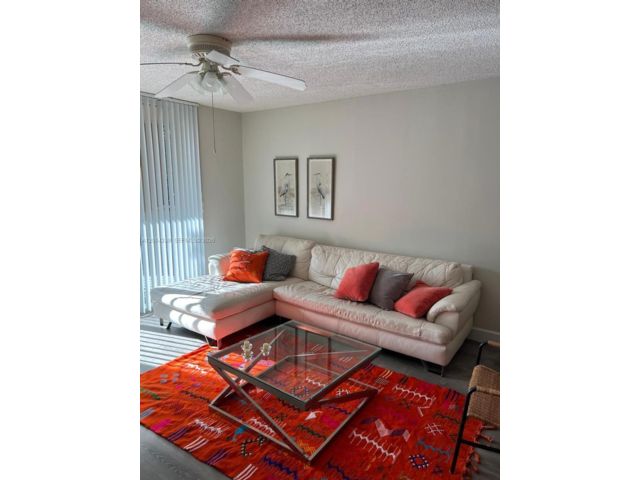  2 BR,  2.00 BTH &nbsp; style home in Aventura
