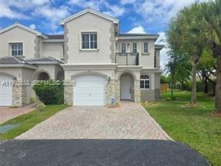  3 BR,  2.50 BTH &nbsp;Townhouse style home in Miami