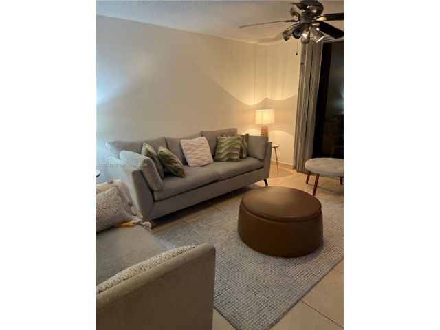  2 BR,  2.00 BTH &nbsp; style home in Aventura